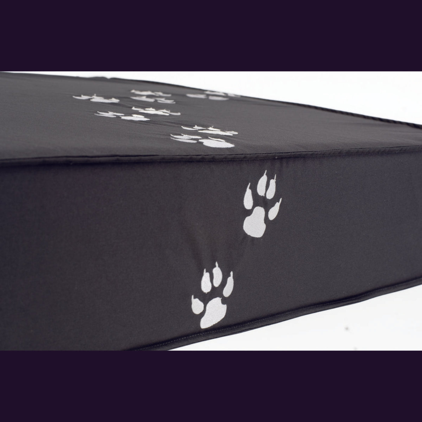 Supermooi honden kussen met speelse pootafdrukken